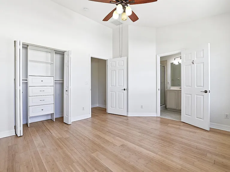 127 E Thatch Palm Cir — Photo 17