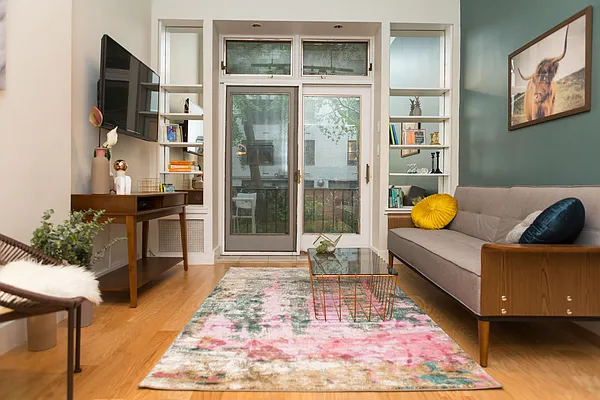 Rented by Oxford Property Group | media 11