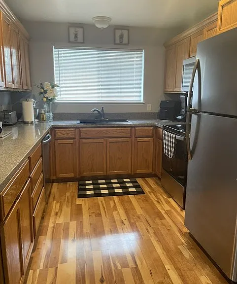 1301 Lake Cir — Photo 17