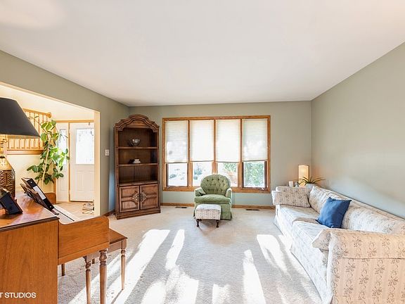 4th image of 19342 Woodfield Ct