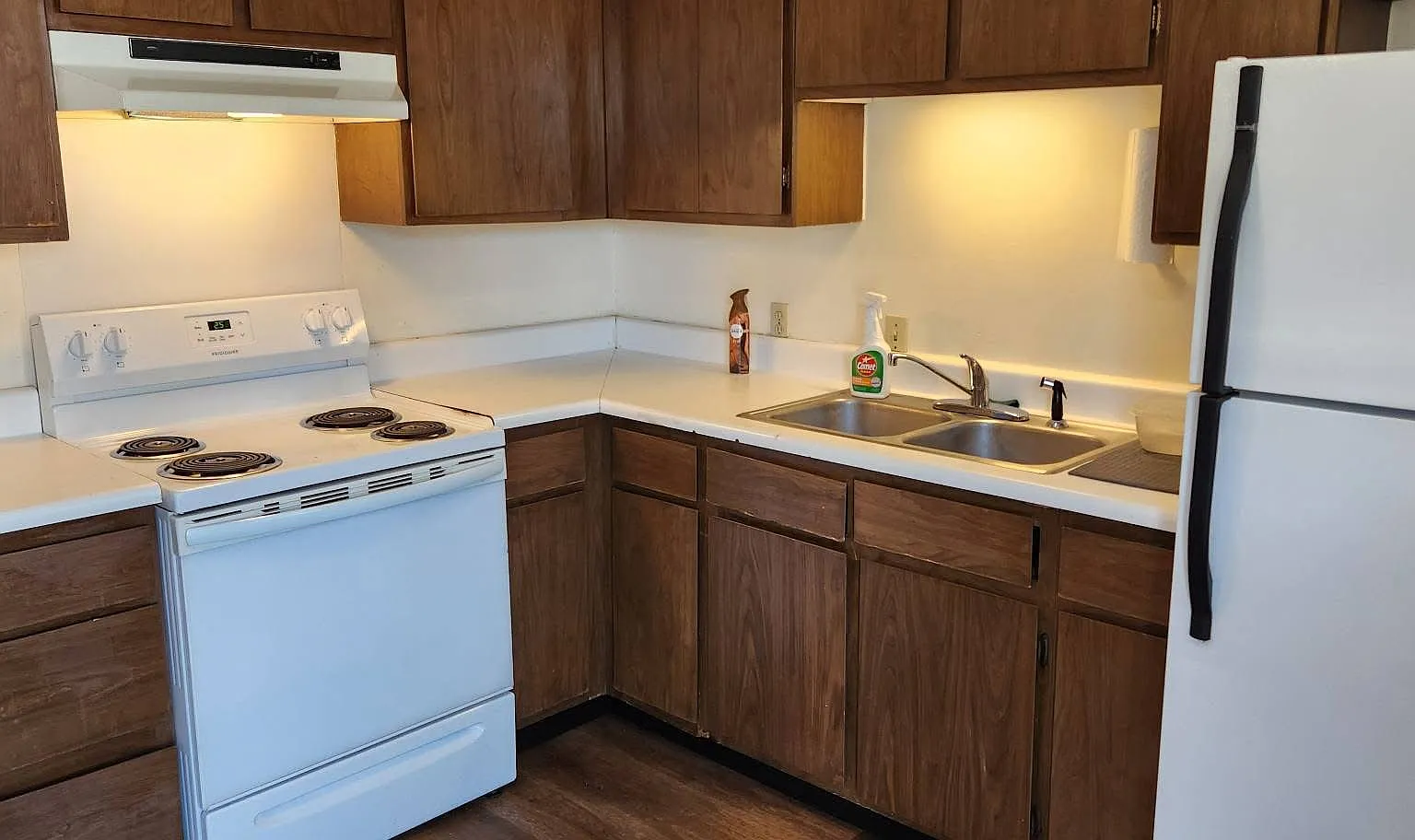 2 bed, $750 — Photo 2