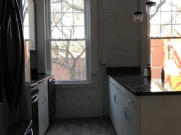 3rd image of 524 W Eugenie St