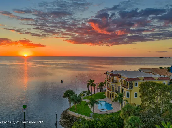 3236 Gulf Winds Cir, Hernando Beach, FL 34607