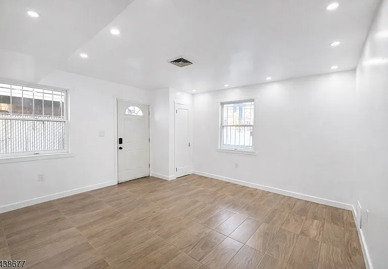 87 Merseles St — Photo 3