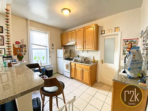 4th image of 3257 33rd St APT 1F