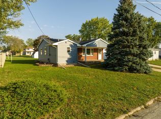 718 Black Hawk Rd, Waterloo, IA 50701