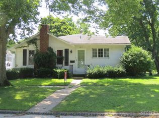 807 W Park St, Morrison, IL 61270
