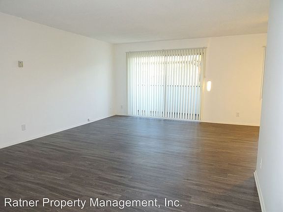 3rd image of 650 Westbourne Dr APT 307