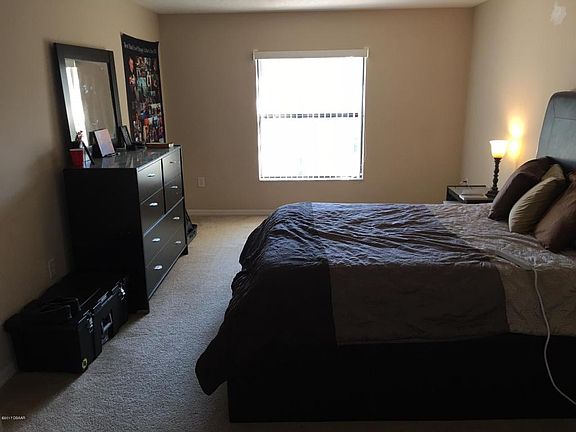 5th image of 1060 Gage Ave