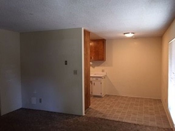 2nd image of 324 N Chorro St APT 2