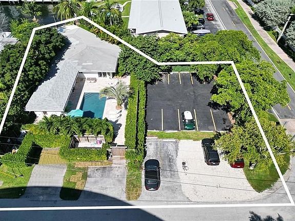 4th image of 2801 NE 33rd Ave