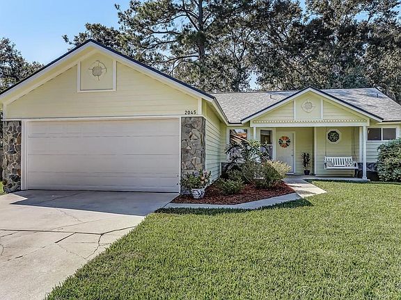 2nd image of 2045 Bonnie Oaks Dr