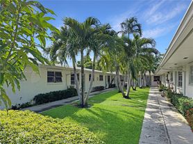 2236 Jackson St, Hollywood, FL