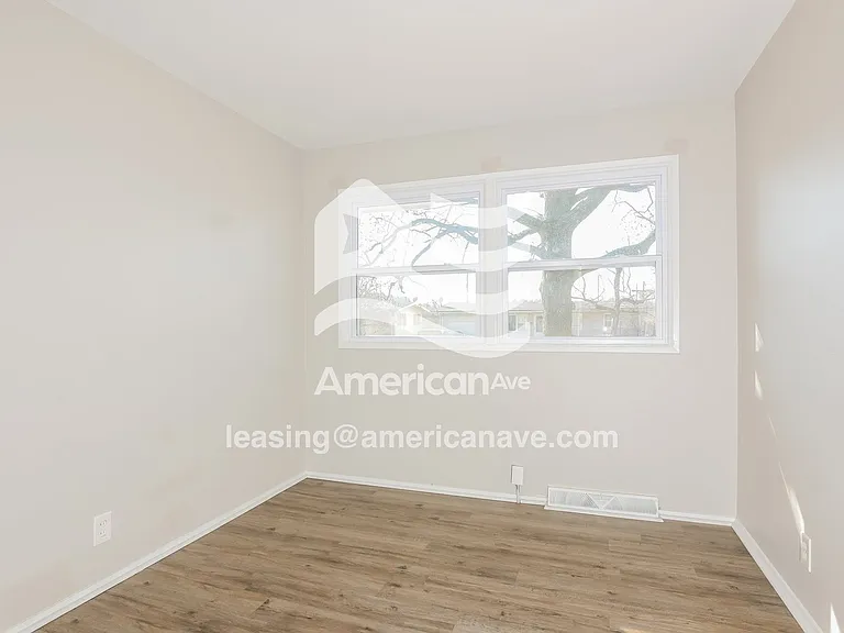 526619_012_wm_-_bedroom_13529453.jpg