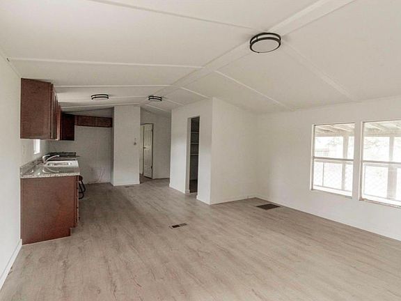 5th image of 2422 Avilion Ct