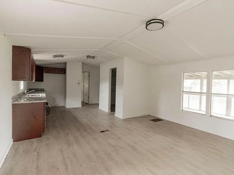 2422 Avilion Ct — Photo 5