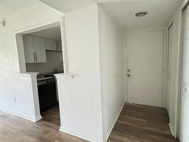 860 Sky Lake Cir #C412 — Photo 12