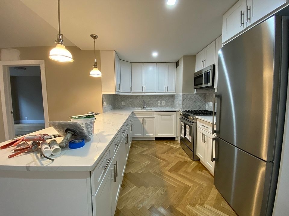 1st image of 305 E 86th St #4JE