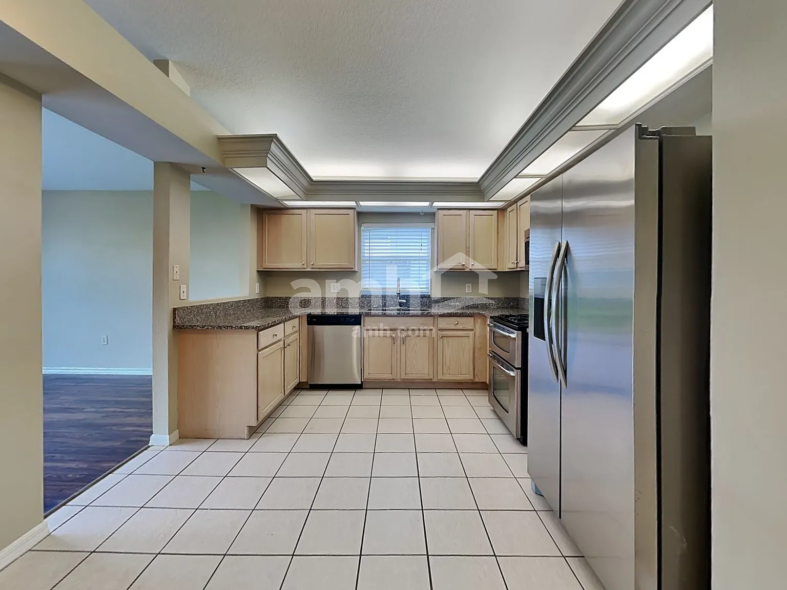 3 bed, 2.0 bath, 1859 sqft, $2,450 — Photo 3
