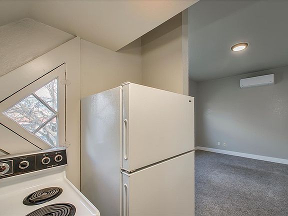 5th image of 1315 W Jefferson St APT 5