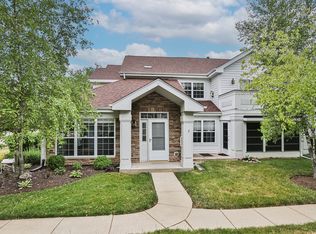 9502 Lenox Ln, Crystal Lake, IL 60014