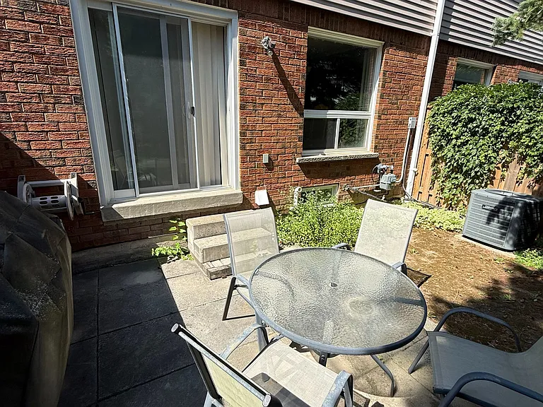 10 Bassett Blvd #115 — Photo 17