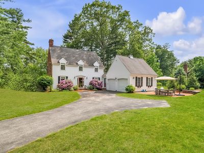 271 Pond St, Hopkinton, MA, 01748