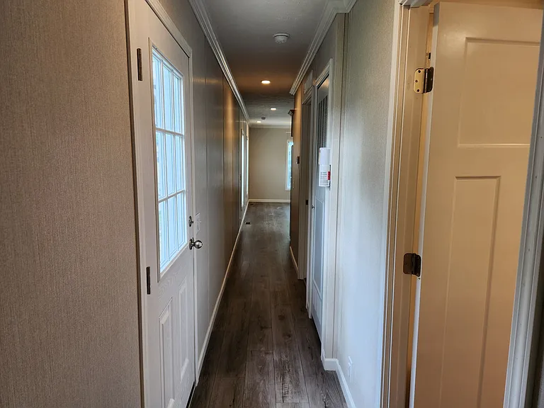 Maple Crest — Photo 5