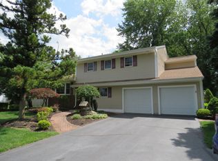 52 Gettysburg Dr, Manalapan, NJ