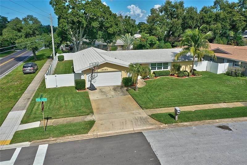 1st image of 13693 Pinecrest Dr