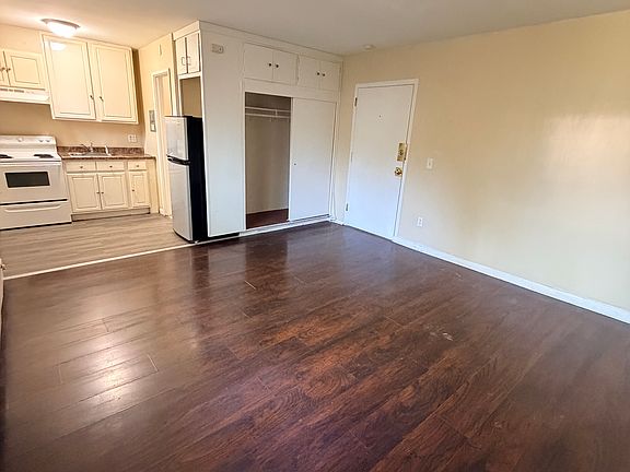 3rd image of 158 Fountain St #2C1