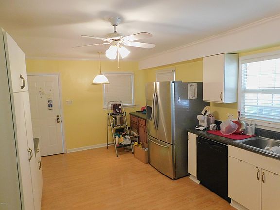 4th image of 1306 Buena Vista St
