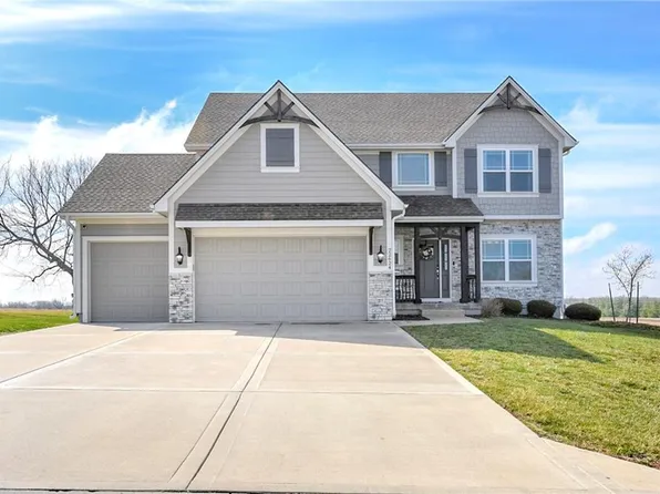 22624 Surrey Ln, Peculiar, MO 64078