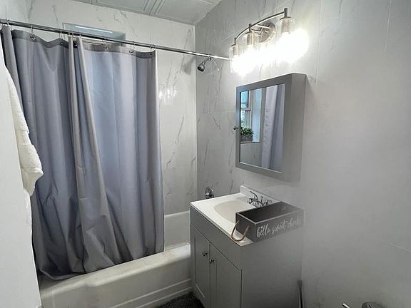 5th image of 1717 E 18th St APT 6P