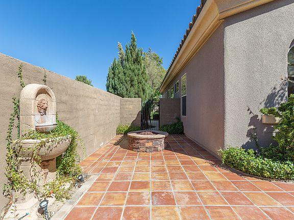 FOUNTAIN AND FIRE PIT