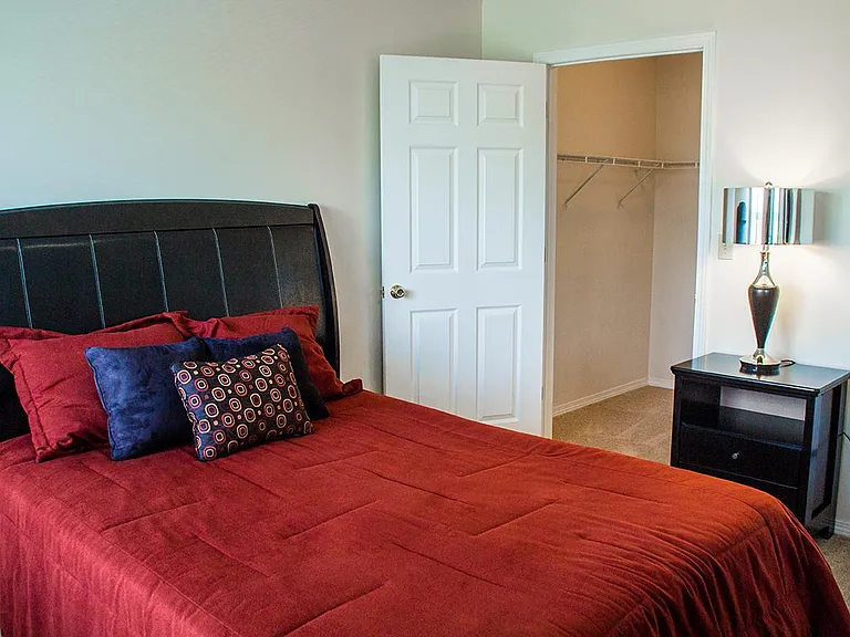 Bloom Apartments — Photo 33