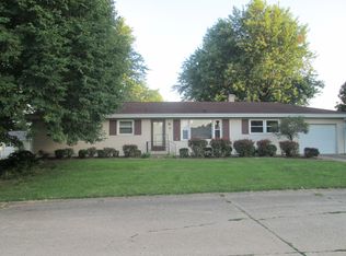 6 Buchanan Ct, Charleston, IL