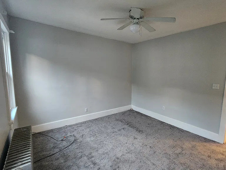 642 W Penn St — Photo 33
