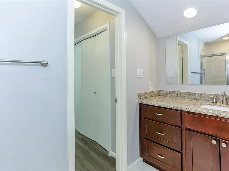 1918 Branard St — Photo 24