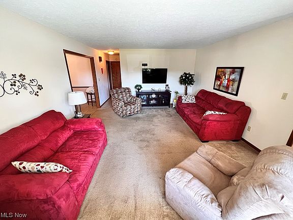 4th image of 7052 West Blvd