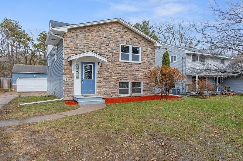 1st image of 1068 Lakewood Dr N