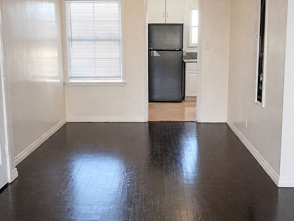 3rd image of 1007 E 46th St #1007