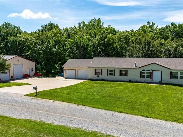6375 SE Vollmer Dr, Lathrop, MO 64465