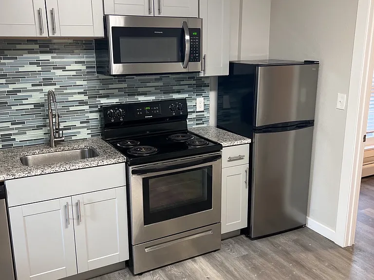 904 University Ave #1 — Photo 4