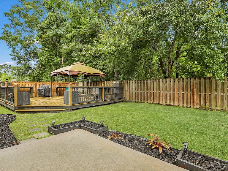 10 Shady Grove Ct — Photo 58