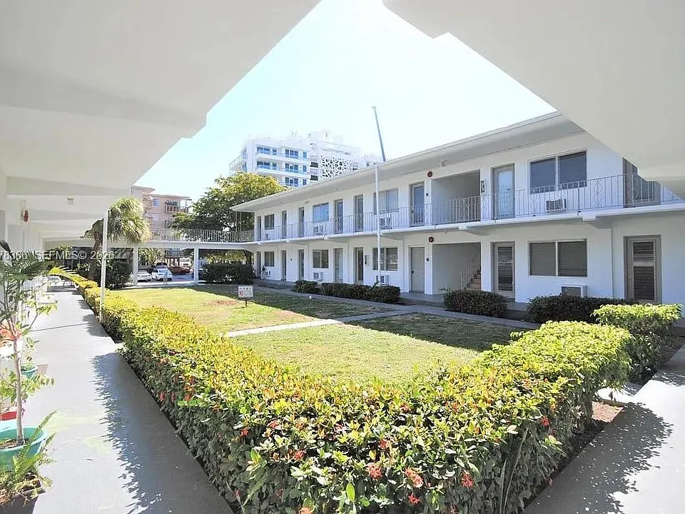 9270 E Bay Harbor Dr #6A