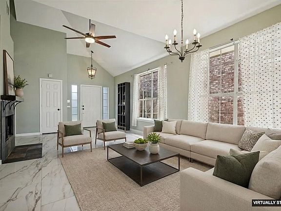 4th image of 1383 Mimosa Ln
