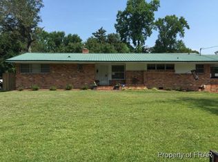212 W 1st Ave, Red Springs, NC 28377