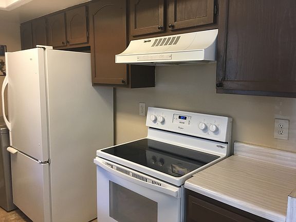 3rd image of 2709 Lemontree Ln
