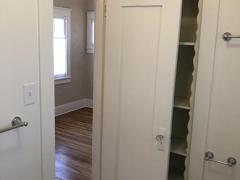 501 W Whiting Ave — Photo 33